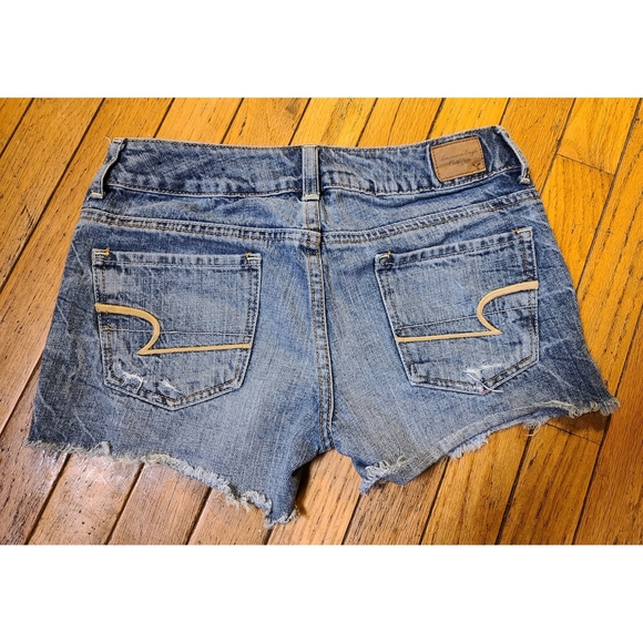 EUC Size 0 American Eagle Cut Off Jean Shorts - Picture 2 of 3
